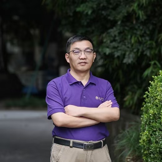 广发体育创新论坛第一千九百零二讲：Covers of the integers by residue classes and their extensions to groups