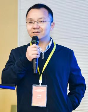 广发体育创新论坛第一千三百九十讲：Floquet engineering symmetry-breaking and topological states under light irradiation