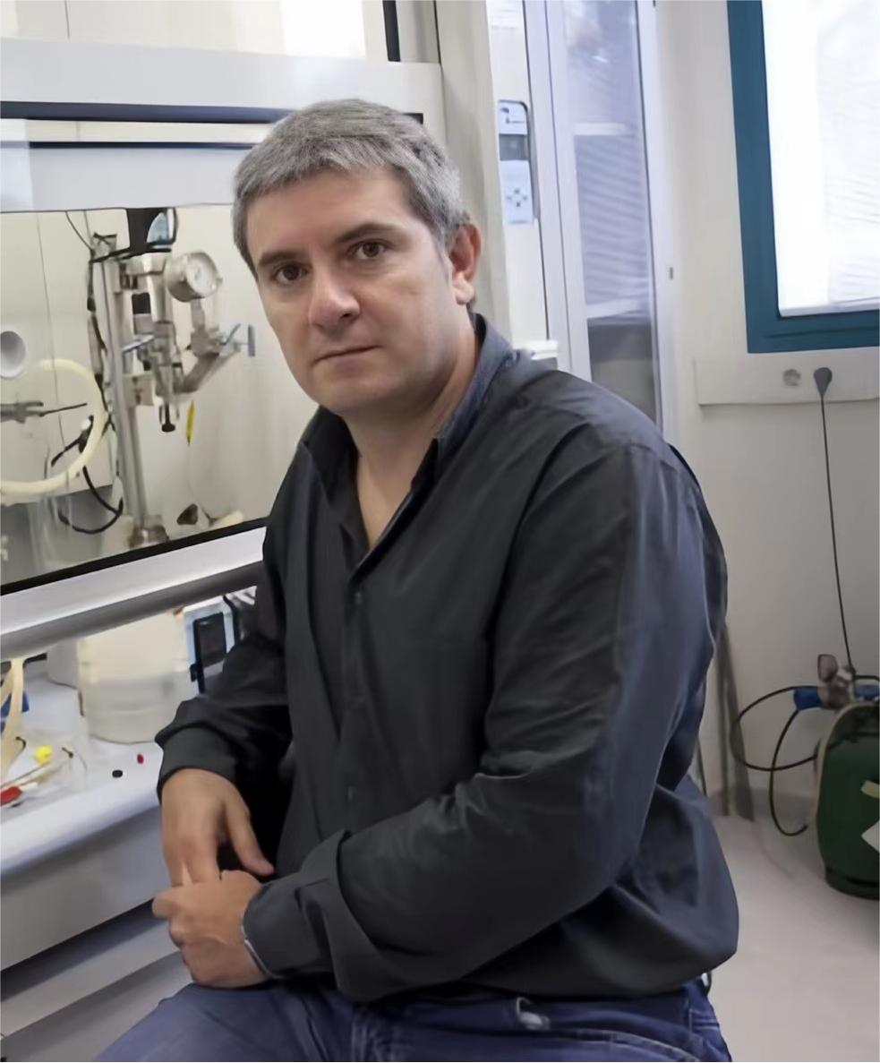 广发体育创新论坛第一千五百一十九讲：  Smart N-Heterocyclic Carbene Ligands in  Catalysis