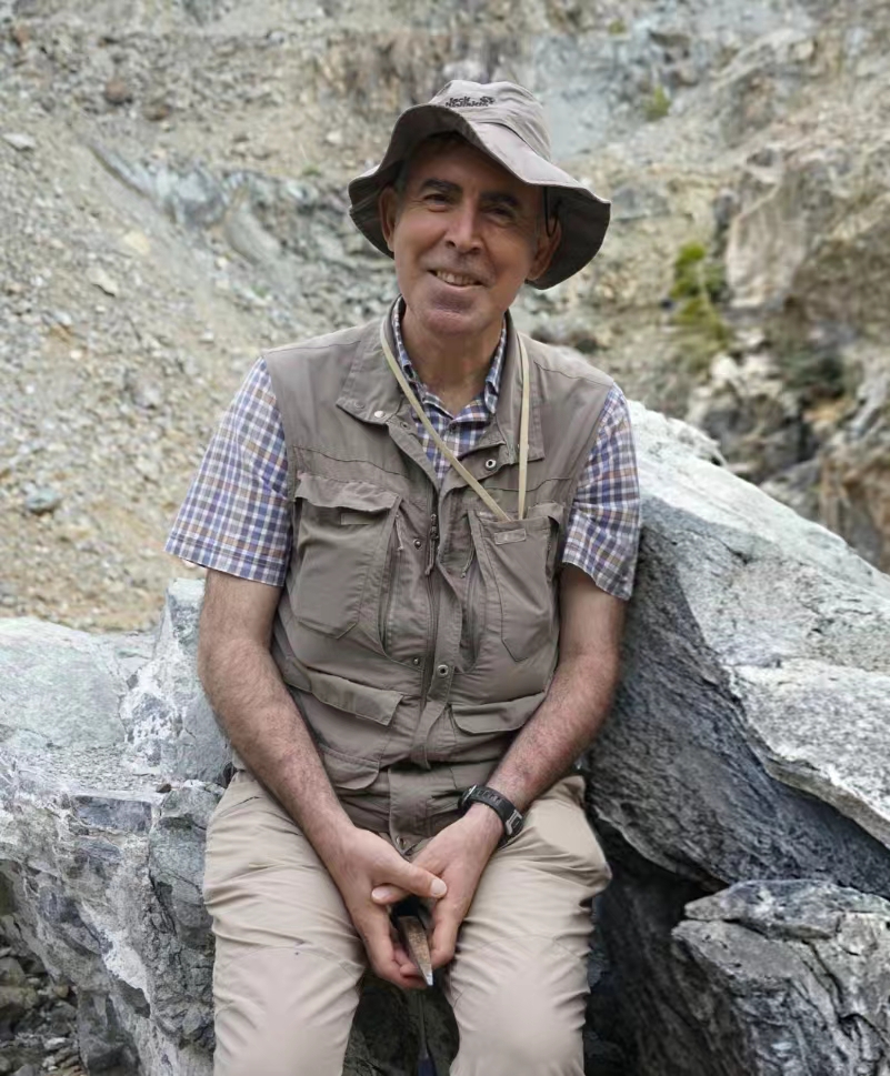 广发体育创新论坛第一千八百四十二讲：Records of processes for subduction initiation, slab roll-back and ophiolite genesis in Turkey: Field, geochemical and  geochronological constraints