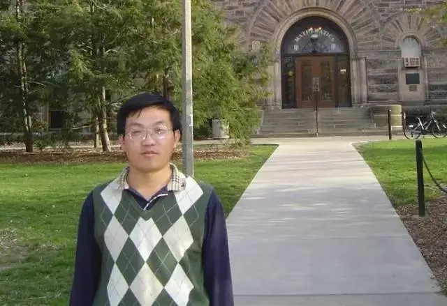 广发体育创新论坛第一千六百八十一讲：Problems and results on determinants involving Legendre symbols